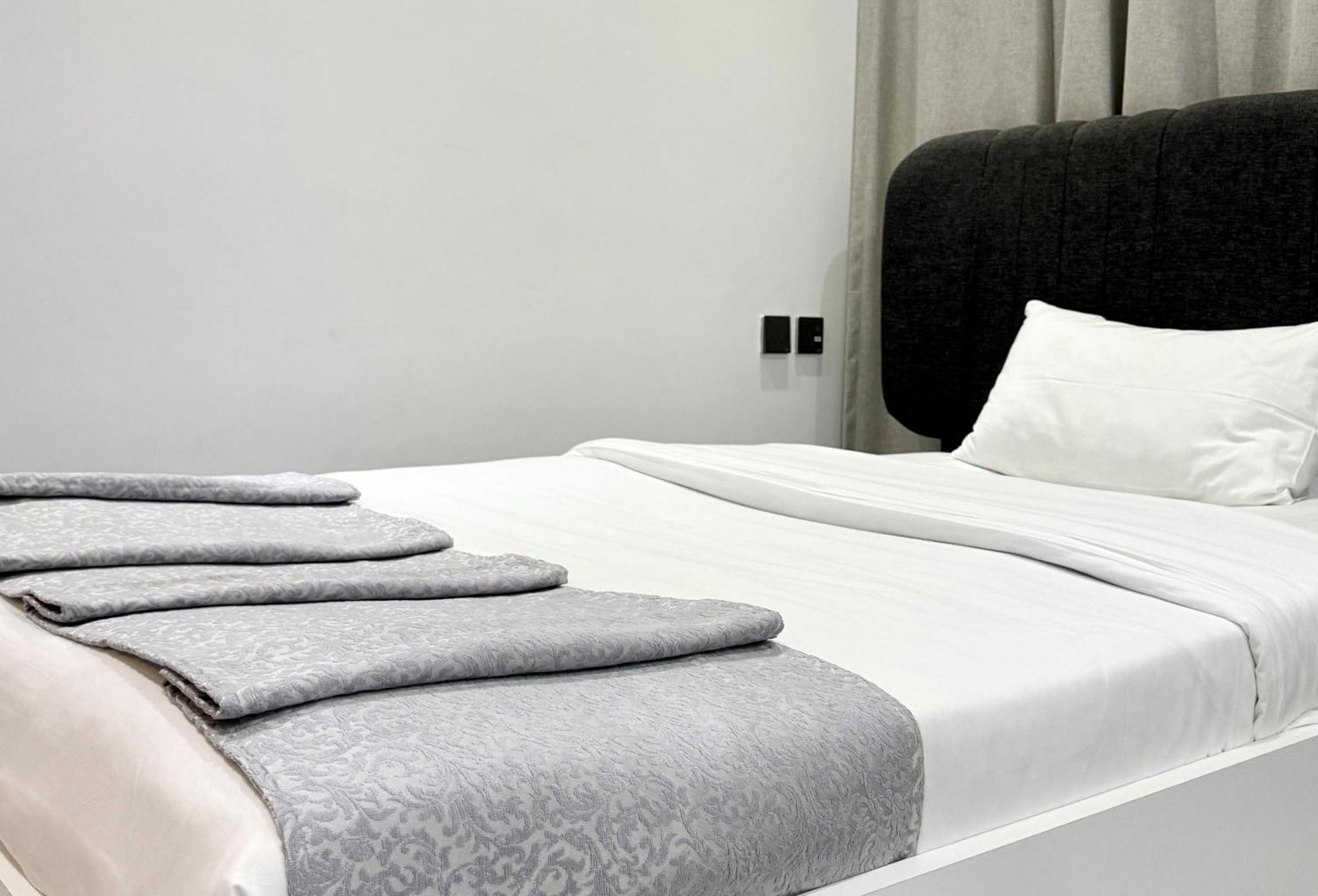 Apartamento Al Safwa One Al Hidd Exterior foto